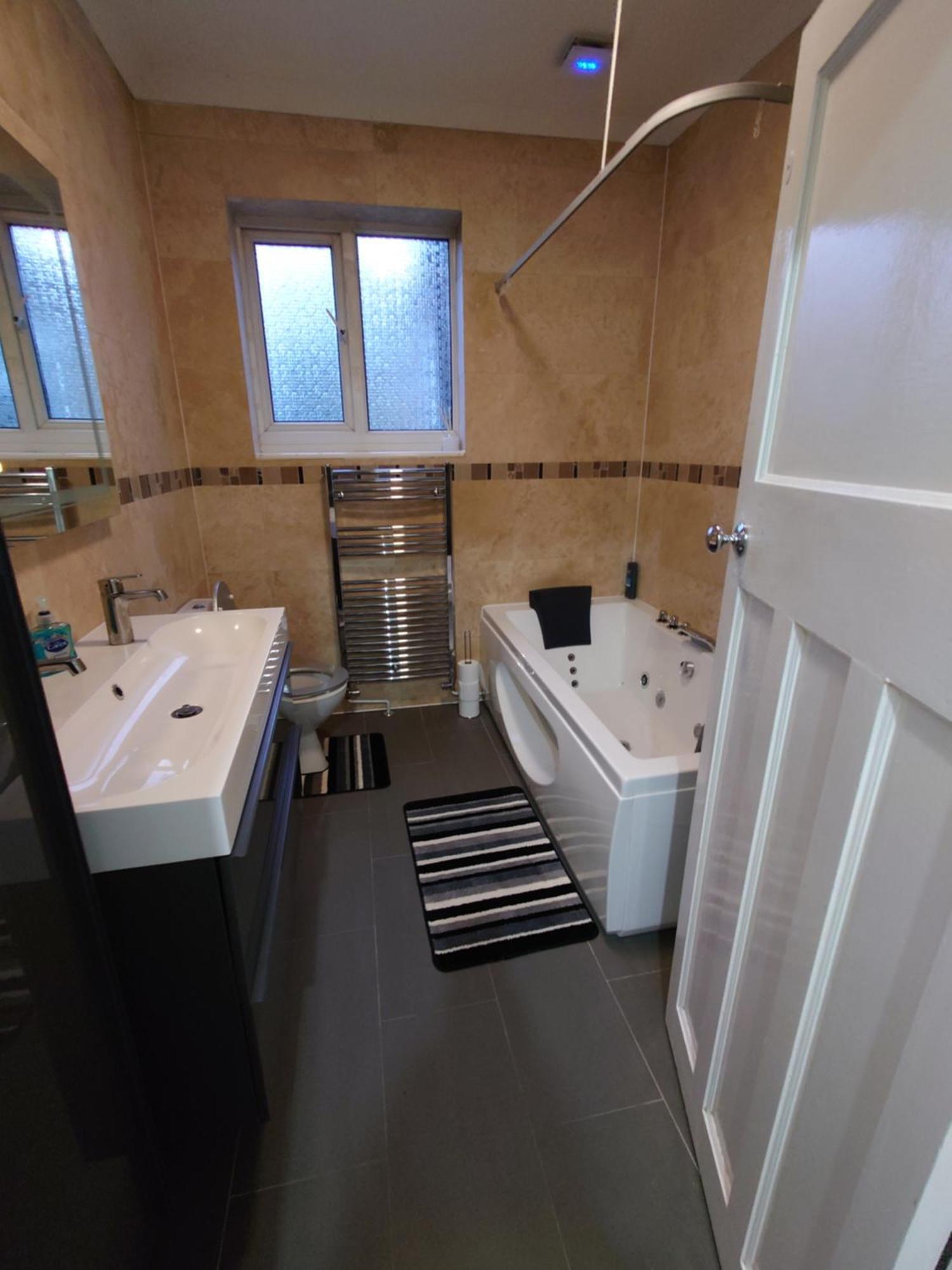 Edwardian 4 Bedrooms With 4 Bathrooms Townhouse, Next To Underground, Accommodates 10 People Londen Buitenkant foto